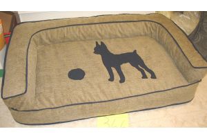 Cozy Pet Bed w/Bolster Back 